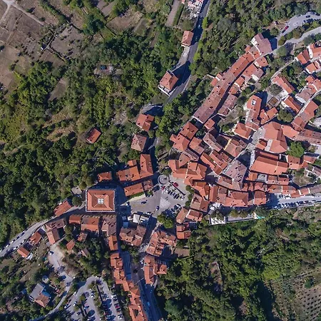 Holiday home Amazing In Marici With Kitchen