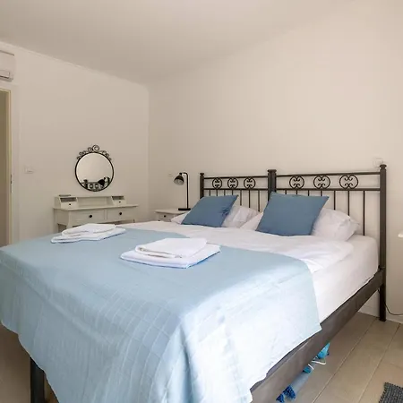 Holiday home Amazing In Marici With Kitchen