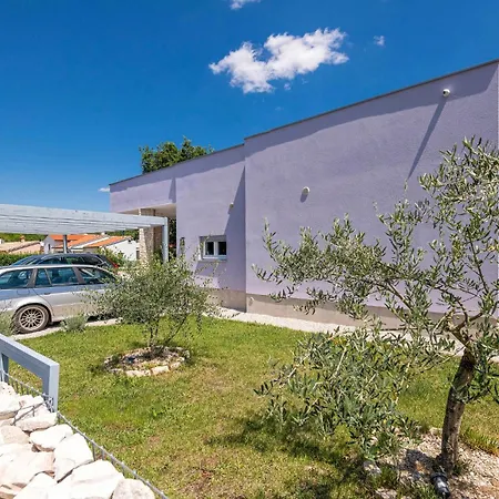Amazing In Marici With Kitchen Holiday home