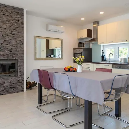 Holiday home Amazing In Marici With Kitchen *